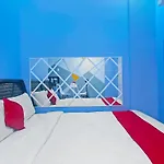 Oyo 896 Silverio Suites